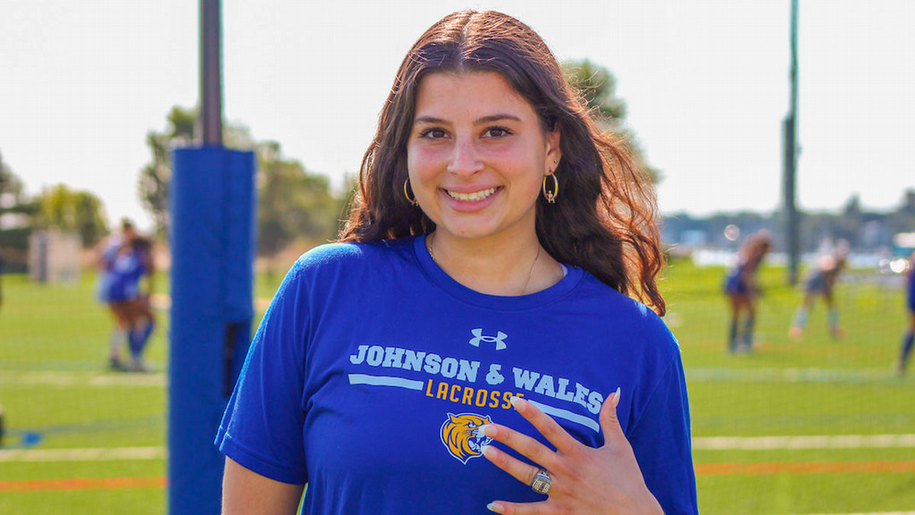 JWU womens lacrosse player